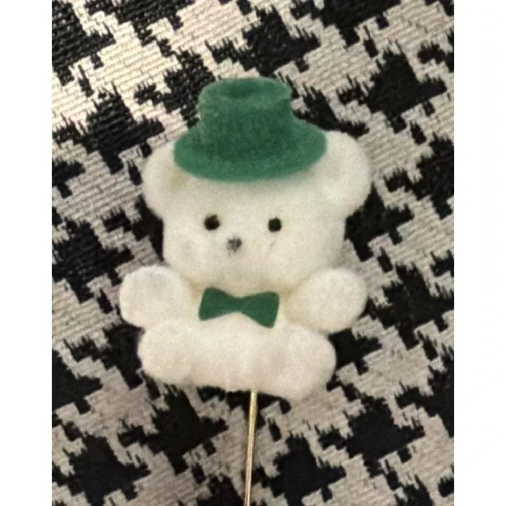 VTG Flocked Saint Patrick's Day White Bear Green Hat Tie Stick Lapel‎ Pin 1980s